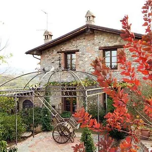 Landhuis La Buca, Castello di Serravalle